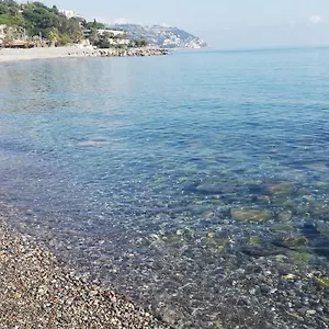 https://casa-ambra-mare.hotelitalianriviera.com