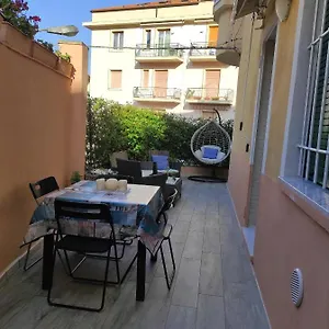https://bilocale-con-ampia-terrazza-ponente.hotelitalianriviera.com