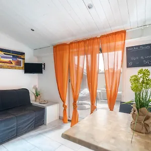 https://villa-ciuris-flat.taorminaitalyhotels.com